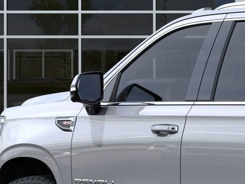 New 2026 GMC Yukon XL Denali w/ Denali Reserve Package AWD/4WD image 12