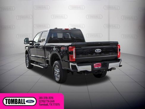 Used 2025 Ford F250 Lariat w/ FX4 Off-Road Package image 5