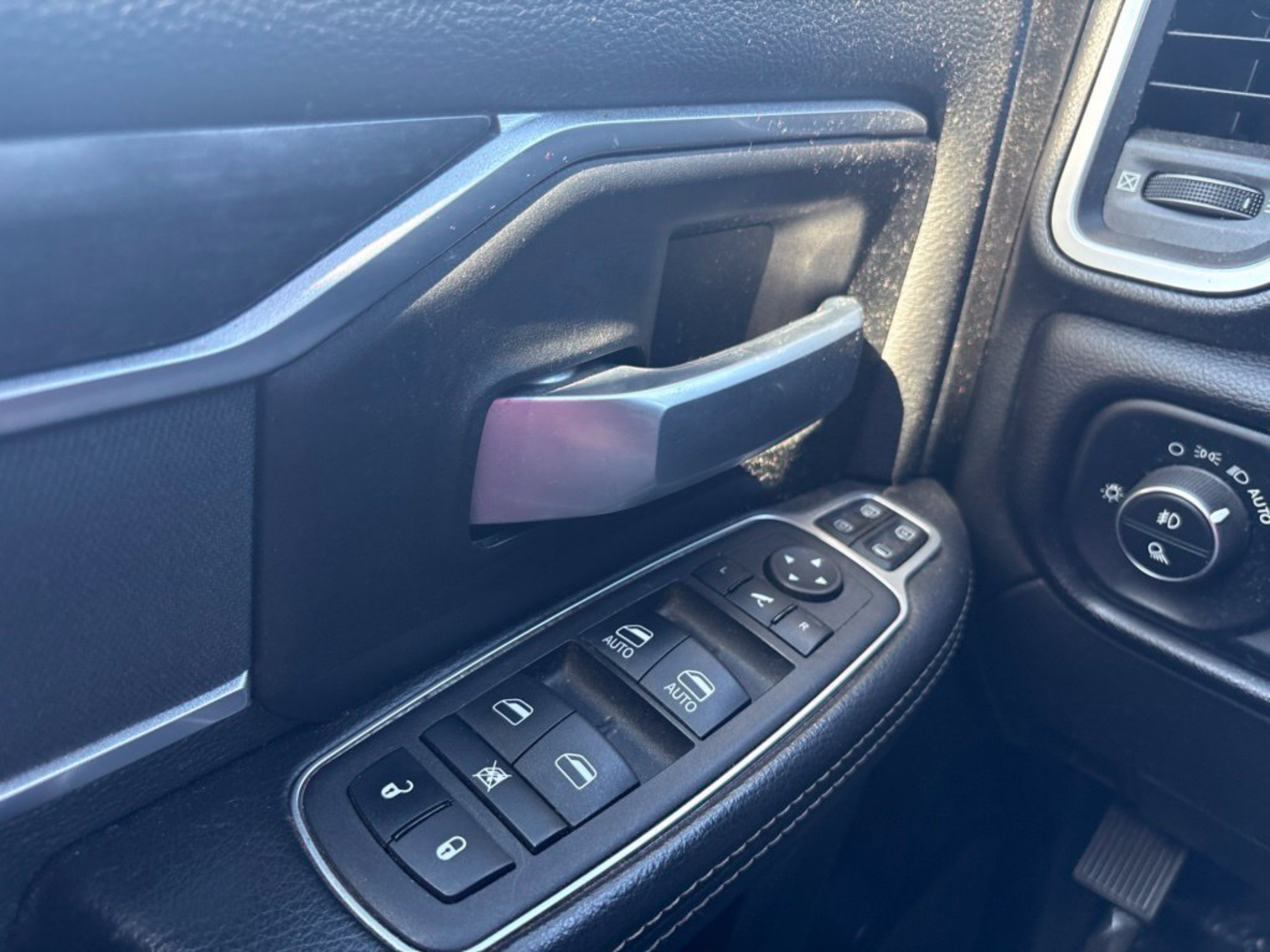 Used 2024 RAM 2500 Big Horn AWD/4WD image 23