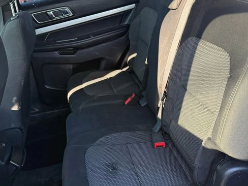 Used 2016 Ford Explorer XLT w/ Equipment Group 201A image 9