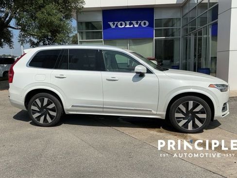 Used 2024 Volvo XC90 T8 Plus w/ Protection Package Premier AWD/4WD image 3