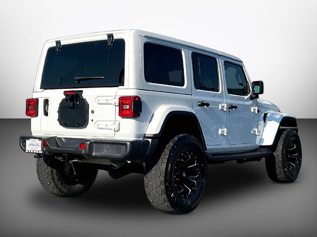 Used 2022 Jeep Wrangler Unlimited Sahara w/ Safety Group AWD/4WD image 6