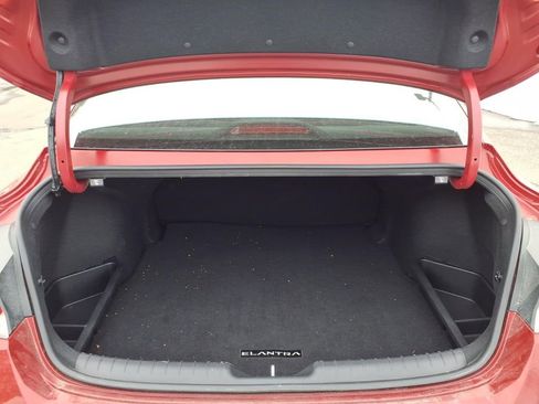 Used 2025 Hyundai Elantra Sport image 11