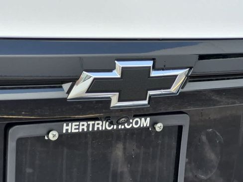 Used 2025 Chevrolet Traverse LT w/ Midnight/Sport Edition FWD image 23