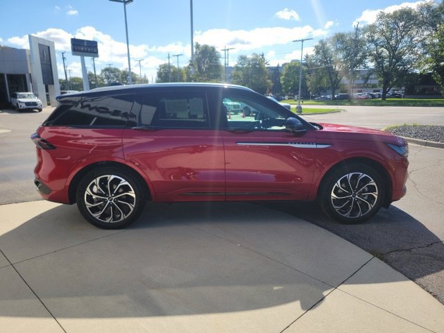 Certified 2025 Lincoln Nautilus Reserve AWD/4WD image 2