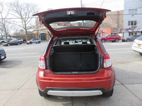 Used 2008 Suzuki SX4 AWD Hatchback w/ Touring Pkg image 19