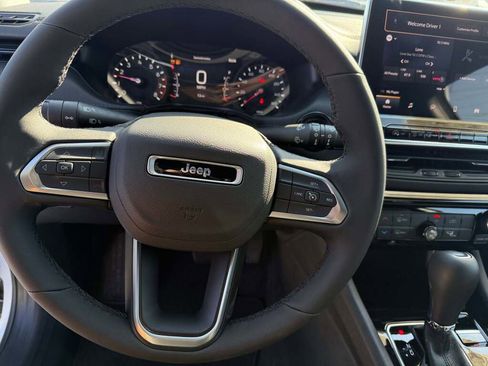 New 2026 Jeep Compass Latitude image 22