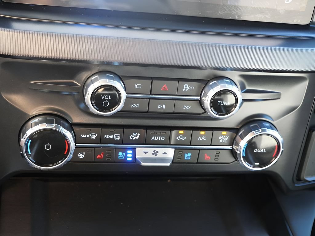 Used 2026 Ford F250 Platinum AWD/4WD image 24