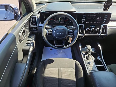 Used 2022 Kia Sorento LX AWD/4WD image 11