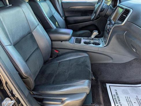 Used 2017 Jeep Grand Cherokee Altitude image 21