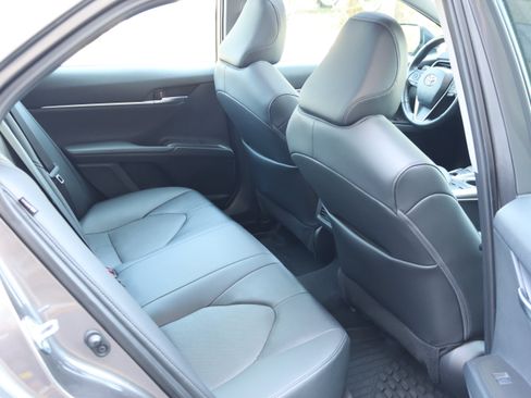 Used 2022 Toyota Camry XLE FWD image 18