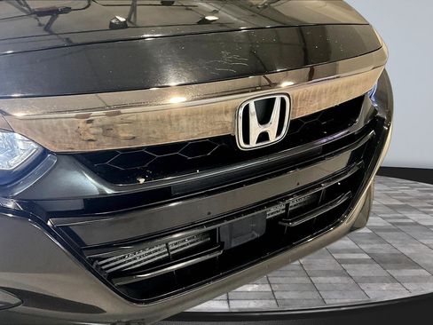 Used 2018 Honda Accord Sport image 32