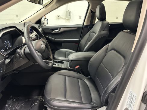 Used 2020 Ford Escape SEL image 16