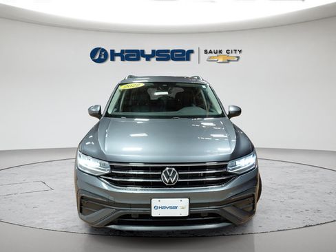 Used 2022 Volkswagen Tiguan SE AWD/4WD image 2