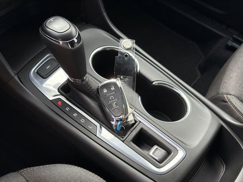 Used 2021 Chevrolet Equinox LT image 35
