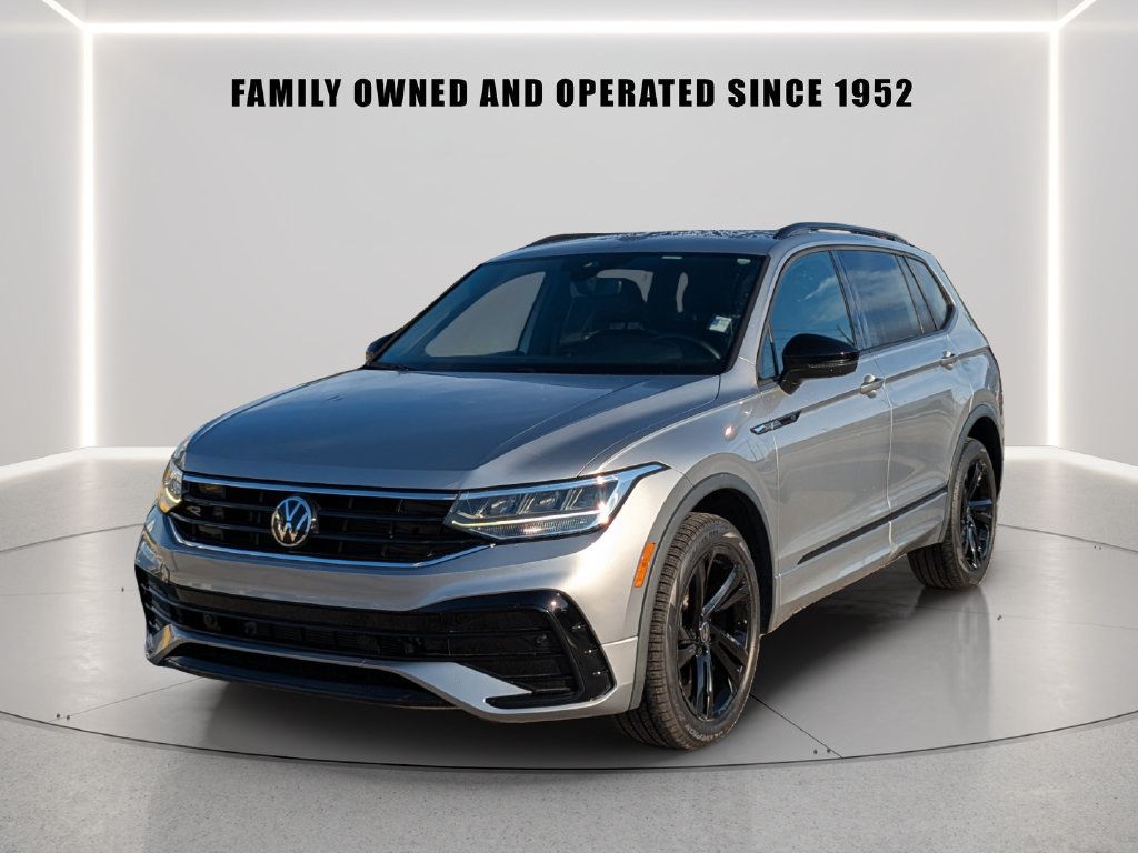 Certified 2023 Volkswagen Tiguan SE R-Line FWD image 2