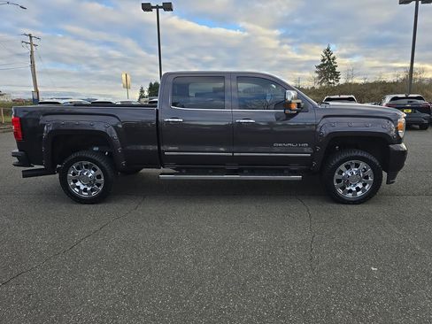 Used 2015 GMC Sierra 2500 Denali w/ Duramax Plus Package image 7