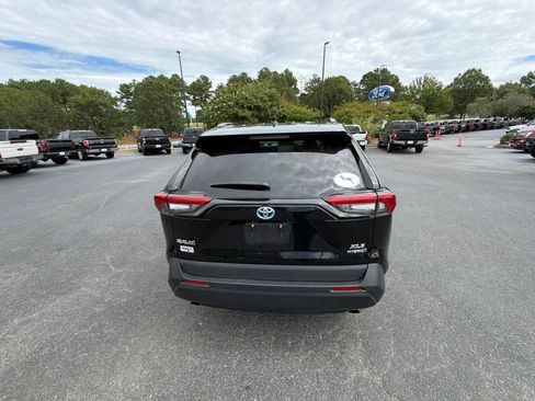 Used 2021 Toyota RAV4 XLE Premium AWD/4WD image 19
