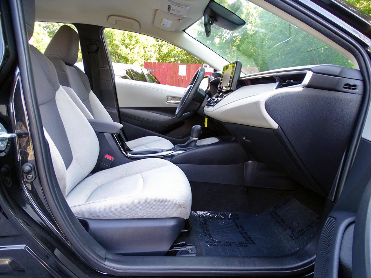 Used 2020 Toyota Corolla L FWD image 23