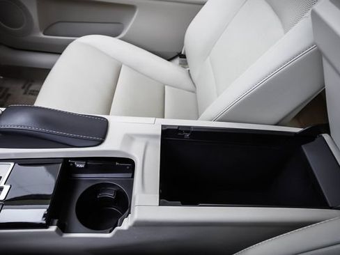 Used 2015 Lexus ES 350 w/ Premium Package FWD image 18
