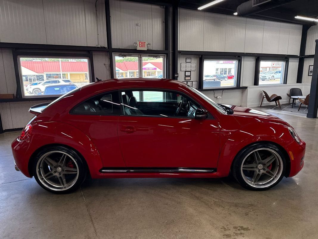 Used 2012 Volkswagen Beetle 2.0T FWD image 11
