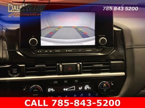 Used 2025 Nissan Pathfinder SV image 8