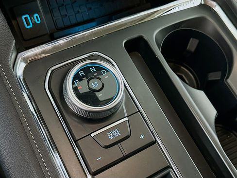 Used 2024 Ford Expedition Max XLT image 24