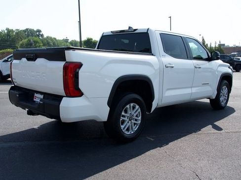 Used 2026 Toyota Tundra SR5 w/ SR5 Premium Package AWD/4WD image 7