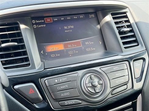 Used 2018 Nissan Pathfinder SV image 14