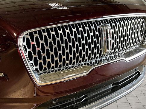 Used 2022 Lincoln Nautilus Reserve AWD/4WD image 24