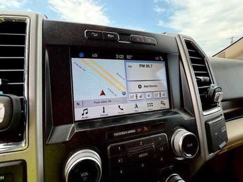 Used 2017 Ford F150 Lariat w/ Equipment Group 502A Luxury AWD/4WD image 9