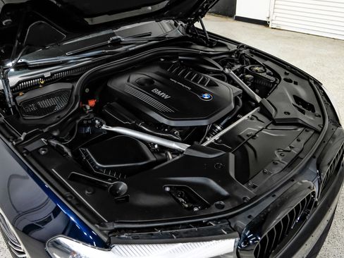 Used 2019 BMW 540i xDrive w/ M Sport Package image 53