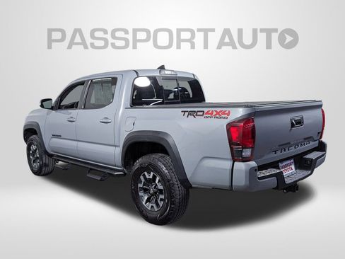 Used 2019 Toyota Tacoma TRD Off-Road image 3
