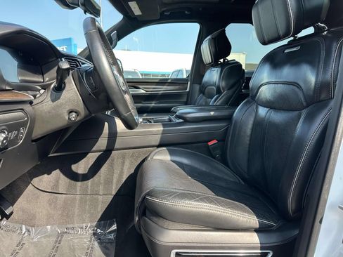 Used 2023 Jeep Grand Wagoneer L Series II AWD/4WD image 22