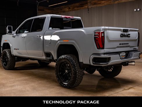 Used 2024 GMC Sierra 2500 AT4 w/ Max Trailering Package image 7