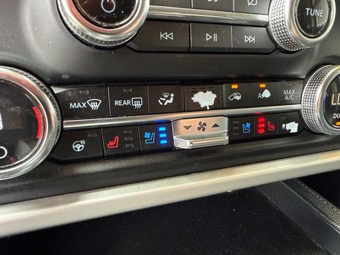 Used 2023 Ford Expedition XLT RWD image 8