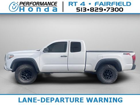 Used 2020 Toyota Tacoma TRD Sport image 1