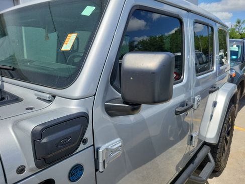 Used 2022 Jeep Wrangler Unlimited Sahara w/ Cold Weather Group image 9