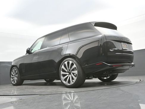 New 2026 Land Rover Range Rover Long Wheelbase SE AWD/4WD image 35