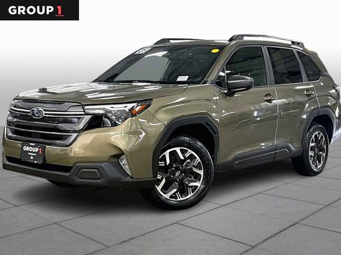 Used 2025 Subaru Forester Premium image 1