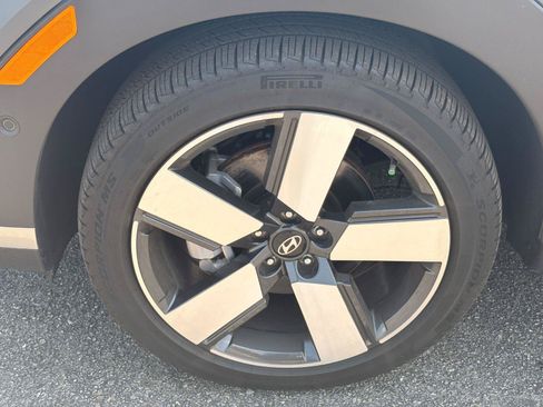 Used 2025 Hyundai Santa Fe Limited w/ Tow & Go Package FWD image 16