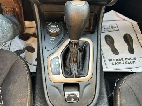 Used 2015 Jeep Cherokee Latitude image 26