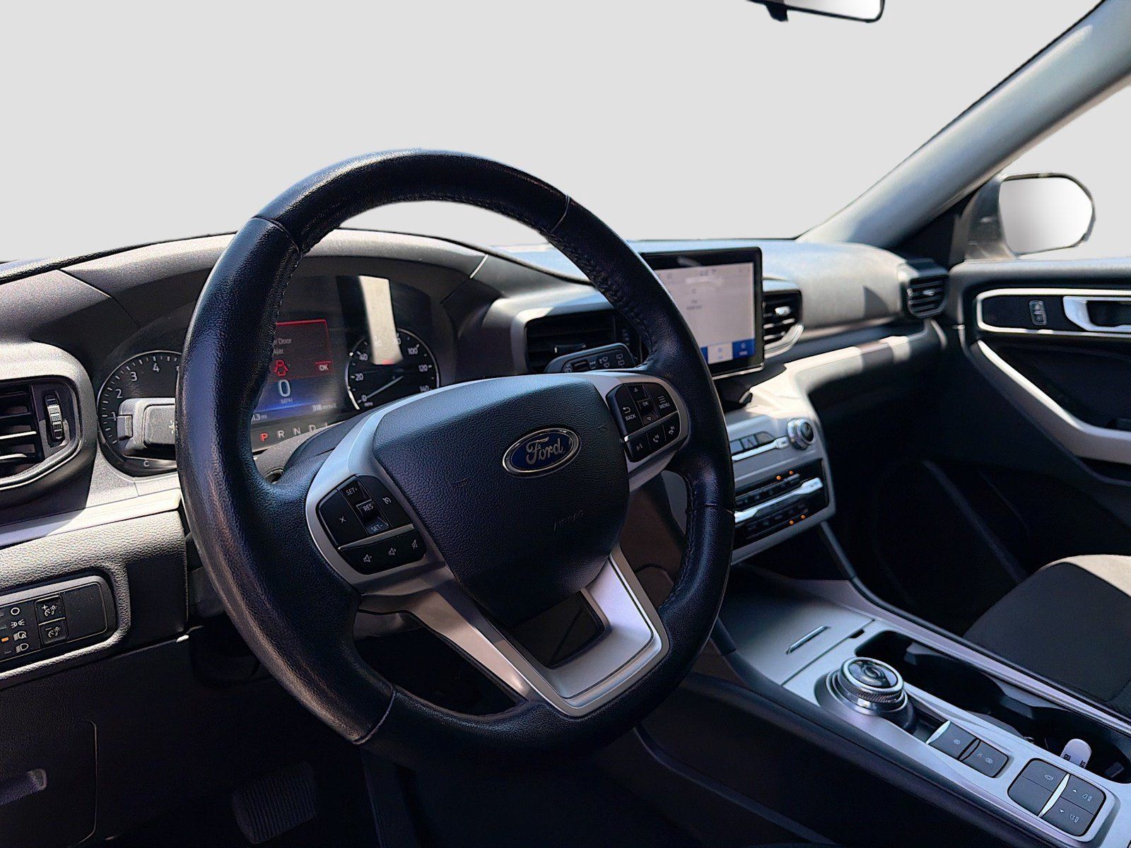 Used 2023 Ford Explorer XLT RWD image 7