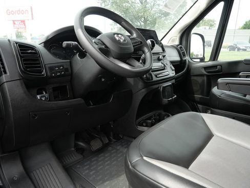 Used 2023 RAM ProMaster 2500 w/ Driver Convenience Group FWD image 10
