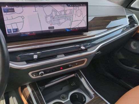 Certified 2023 BMW X7 xDrive40i w/ Executive Package image 30