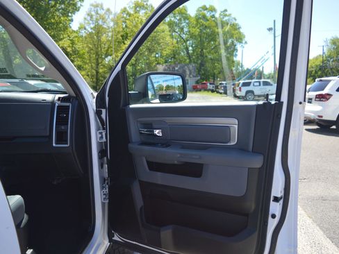 Used 2020 RAM 1500 Classic SLT RWD image 25
