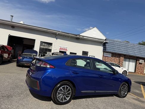 Used 2020 Hyundai Ioniq SE FWD image 8