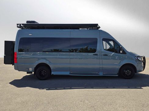 Used 2019 Mercedes-Benz Sprinter 170 image 2