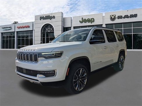 Certified 2025 Jeep Wagoneer Series III w/ Premium Group I image 7