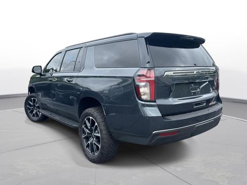 Used 2022 Chevrolet Suburban RST w/ Luxury Package AWD/4WD image 8